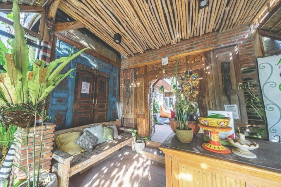 The shortcut rooms Hotel in North Kuta