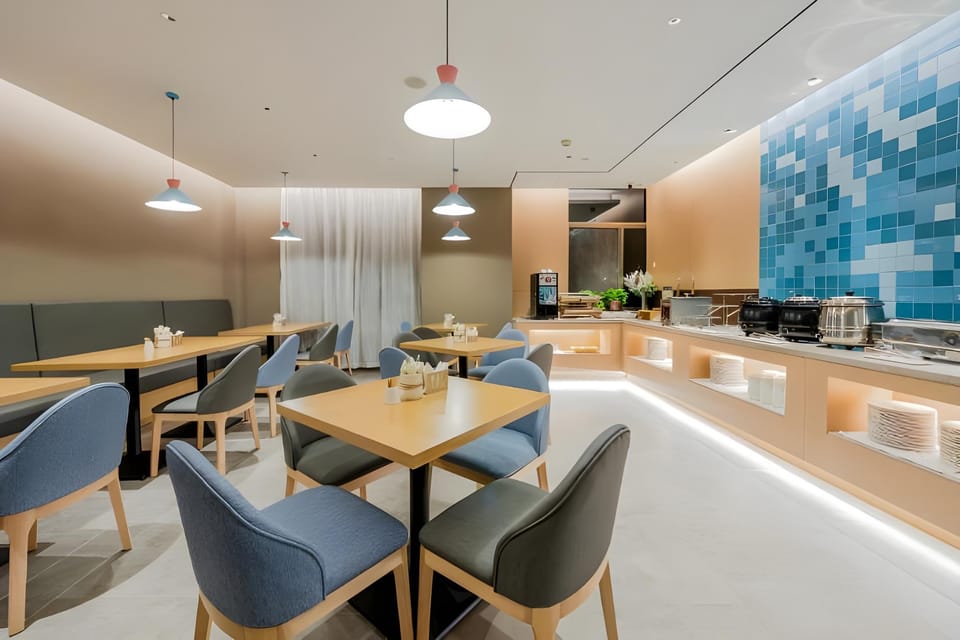 Home Inn Neo Zhuji High-speed Railway Station Powerlong Plaza Hotel in Hangzhou