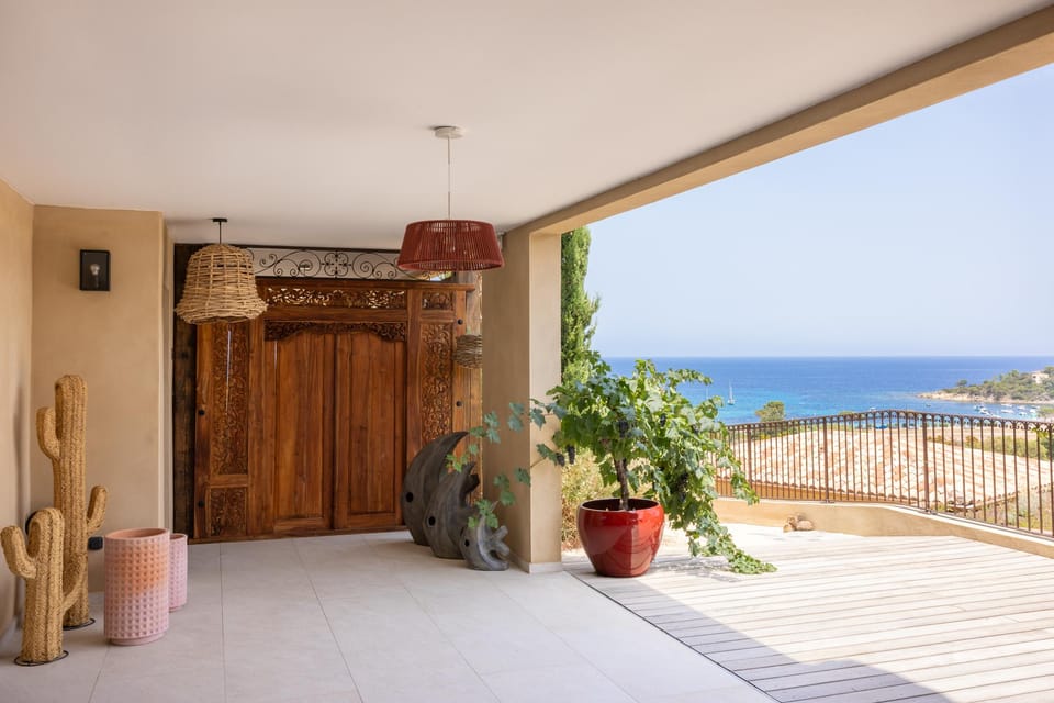Hôtel & Spa A Cala - Suites Piscines Privées - Adults Only Hotel in Sari-Solenzara