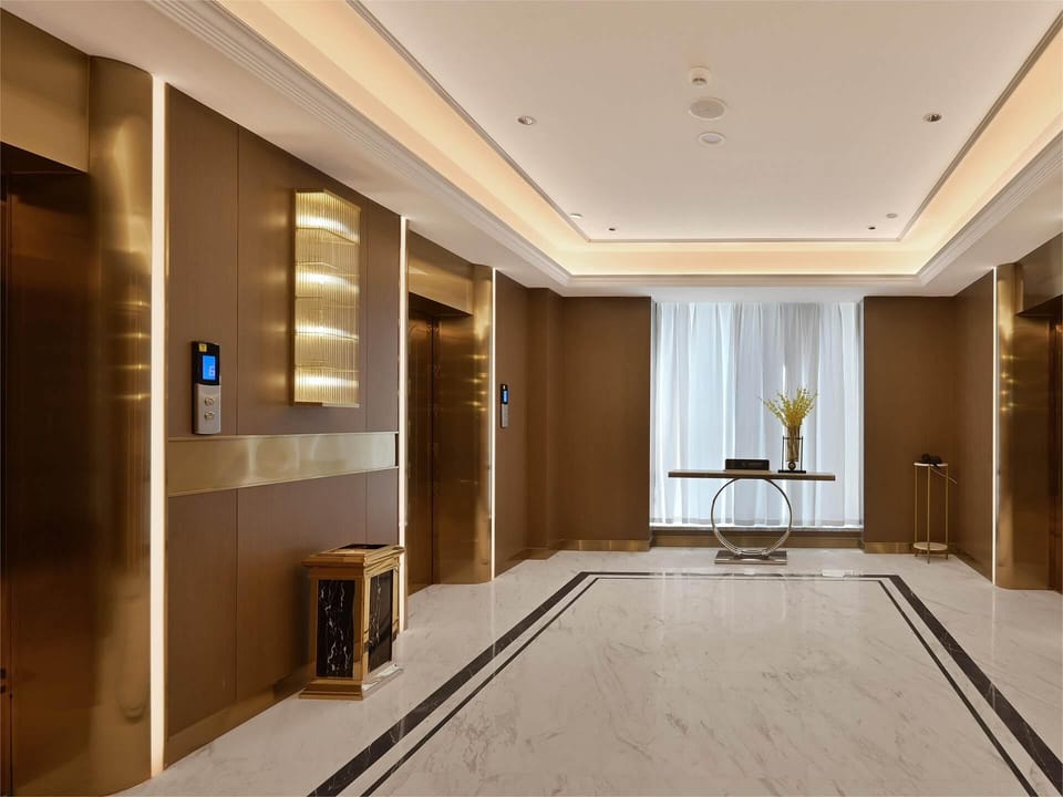 Vienna International Hotel Kunming Changshui Airport Terminal Modern Plaza Hotel in China