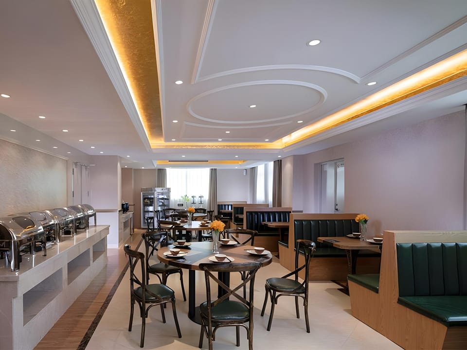 Vienna 3 Best Hotel Huizhou Xinxu Tangxia Avenue Huilong Hotel in Shenzhen