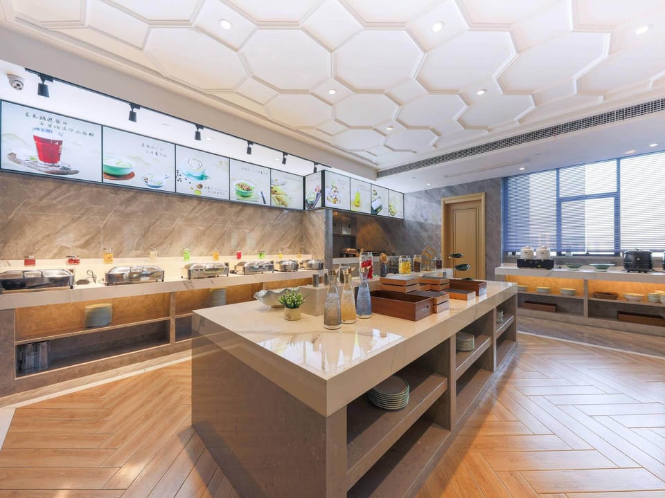 Vienna International Hotel Chongqing Liangjiang Shuitu Dadi Enterprise Park Hotel in China