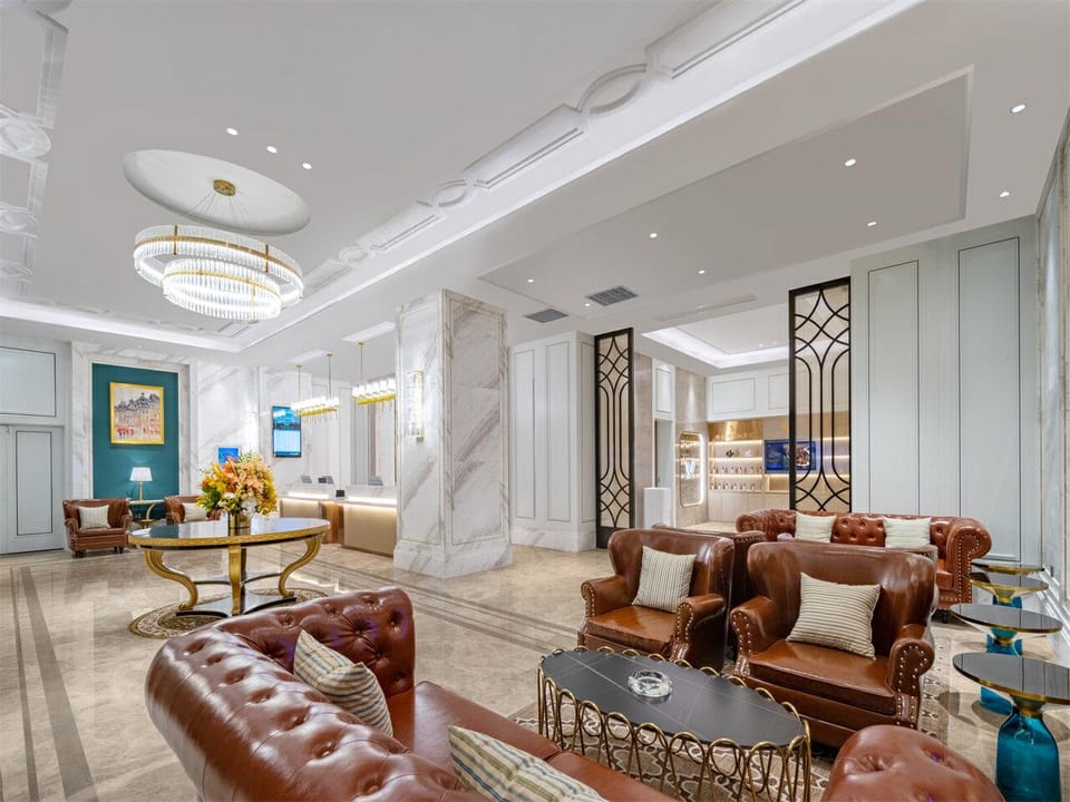 Vienna International Hotel Lianyungang Haizhou Park Oriental Lingxiu Hotel in Jiangsu