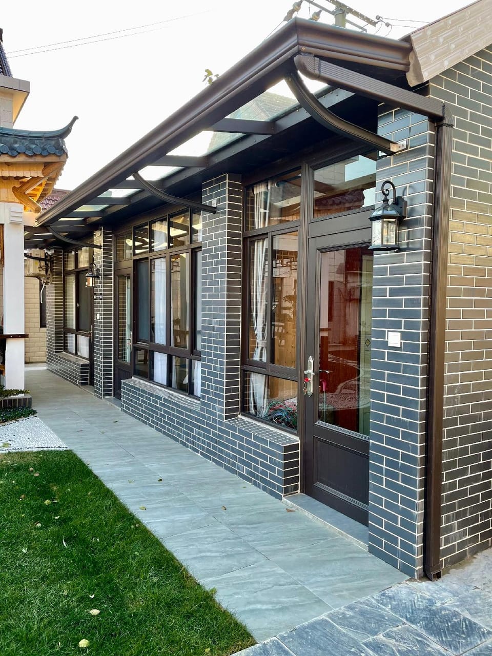 Junjun Xiaoyuan Homestay Hotel in Shanghai