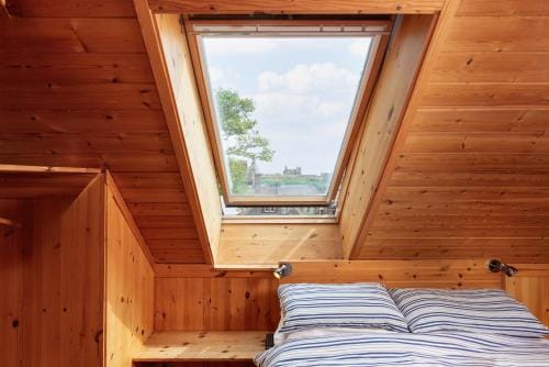 Capsule Rooms, FREE PRIVATE PARKING Hotel in England
