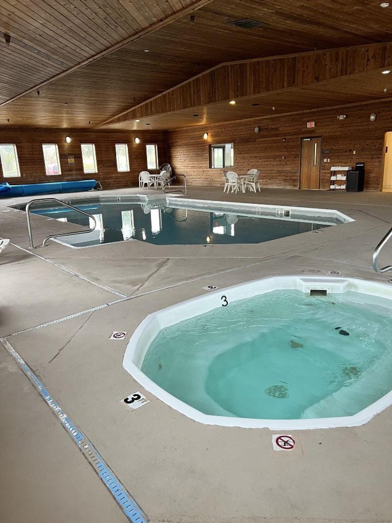 Serena Inn & Suites Hotel in Black Hills