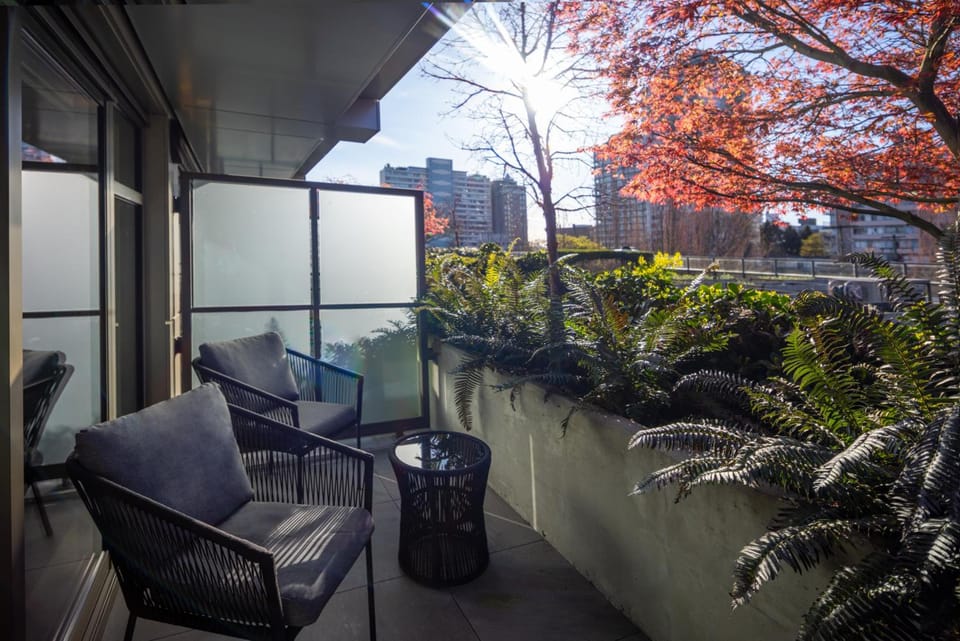 Revival Apartments English Bay Hotel in Vancouver