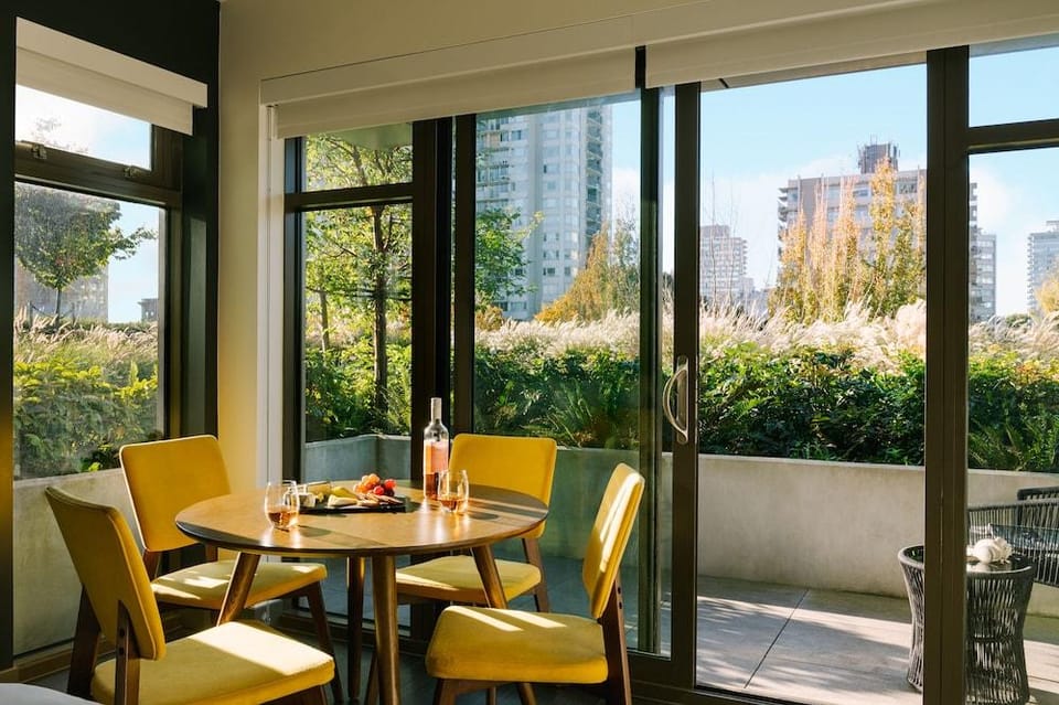 Revival Apartments English Bay Hotel in Vancouver