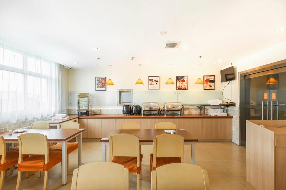 Home Inn Baoding South 2nd Ring Changcheng Headquarters Hotel in China