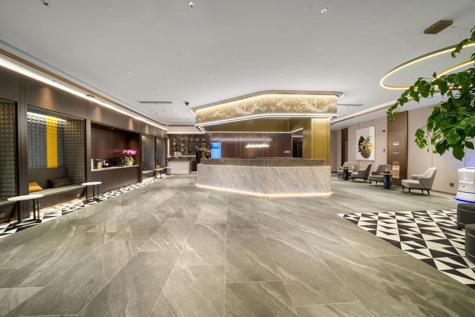 Home Inn Plus Haining Xucun Wanduo City Hotel in Hangzhou