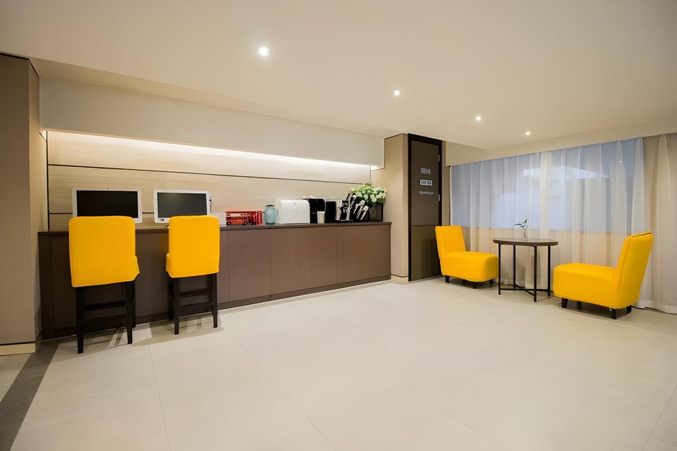 Home Inn Plus Shaoxing Renmin West Road Luxun's Hometown Hotel in Hangzhou