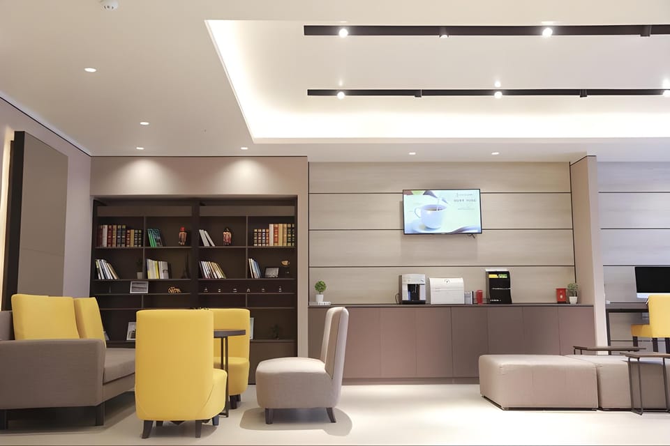 Home Inn Plus Bengbu Municipal Government Hotel in Jiangsu