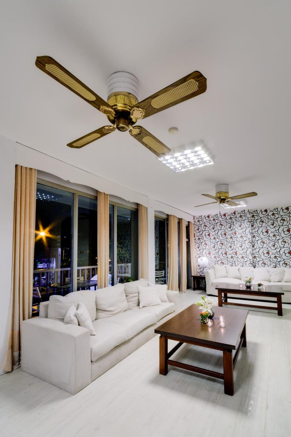 Shared lounge/TV area
