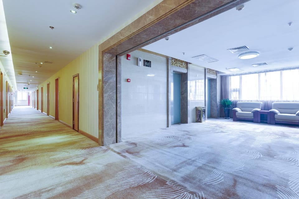 Shenlong Hotel - Xi'an Datang Xishi & Northwestern Polytechnical University Subway Station Hotel in Xian