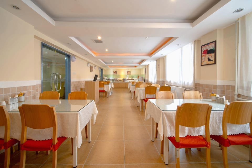 Home Inn Hohhot Railway Station Zhanqian Square Metro Station Hotel in China