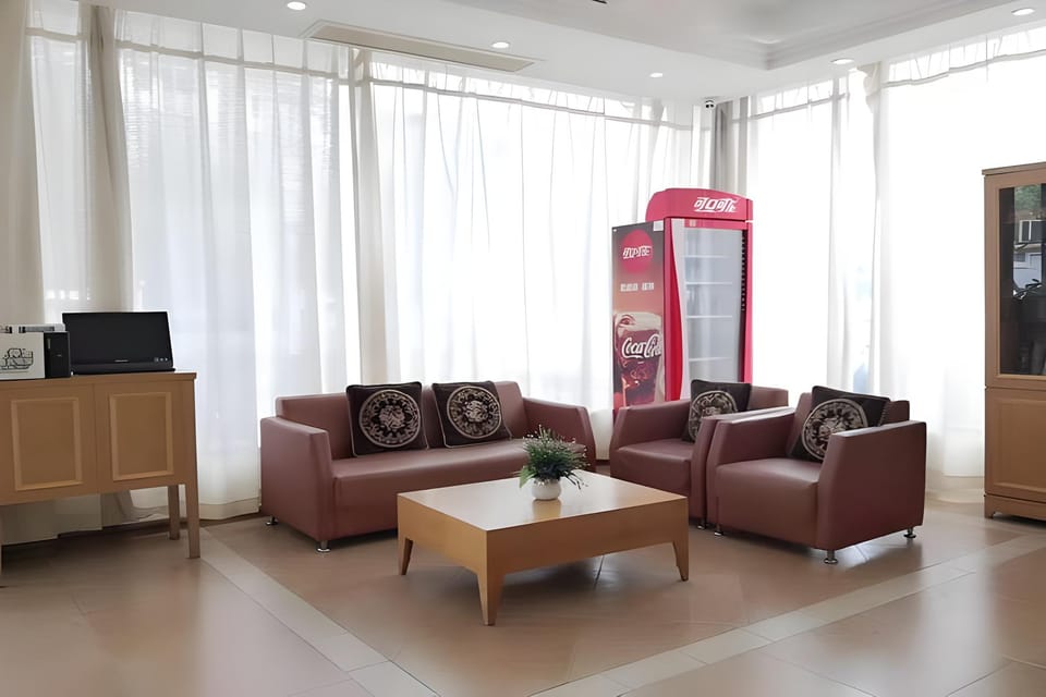Home Inn Ningbo Zhenhai Zhuangshi Vanke Plaza Hotel in Zhejiang