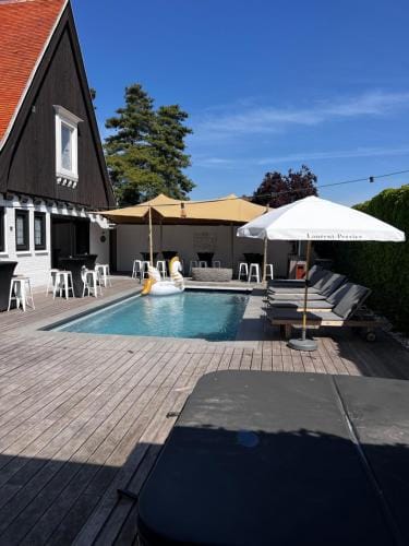 The Cotton Suites B&B Hotel in Flanders