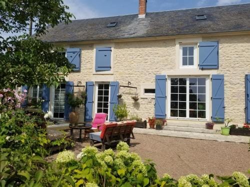 Chambre d'hotes Chez Leon pour 1 a 4 personnes Hotel in Centre-Val de Loire