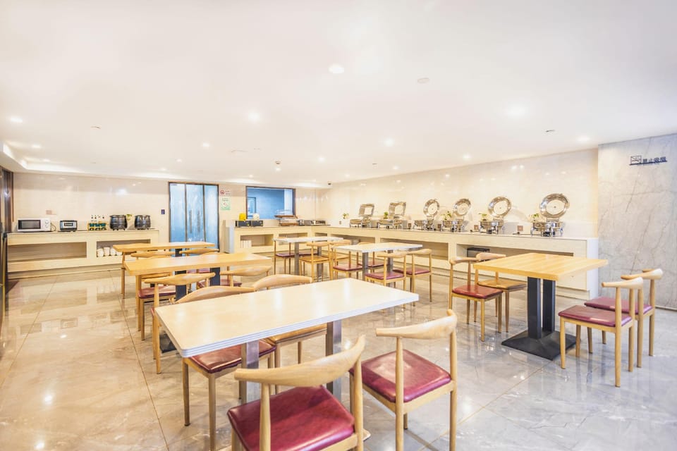 Weizun Boutique Hotel - Shanghai Hongqiao Airport National Convention and Exhibition Center  Hotel in Shanghai