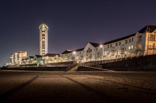 Impressive Beach View Penthouse Hotel in Swansea