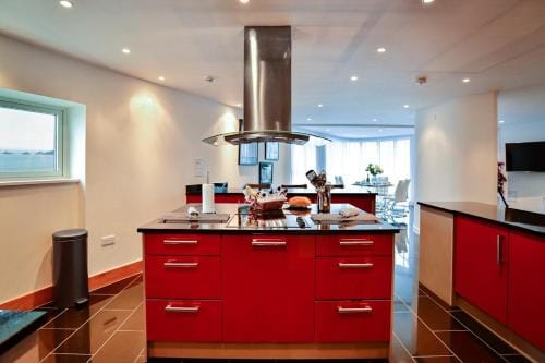Impressive Beach View Penthouse Hotel in Swansea