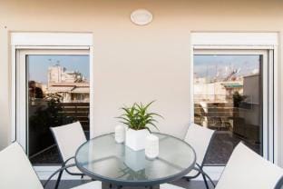 Ma Maison Penthouse No1, Acropolis view, 315 Mbps Hotel in Athens