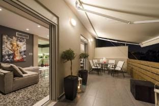 Ma Maison Penthouse No1, Acropolis view, 315 Mbps Hotel in Athens