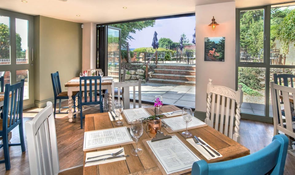 Chequers Inn Hotel in Wychavon District