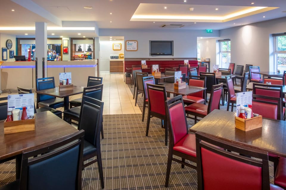 Holiday Inn Express Birmingham Oldbury By IHG Hotel in Oldbury