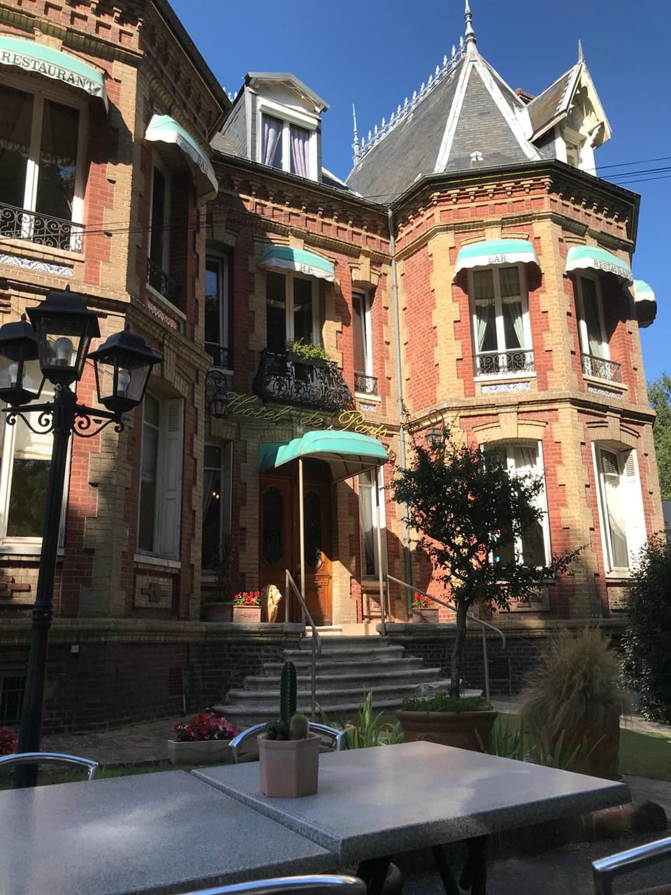 Hotel de Paris Restaurant BISTRONOMY Hotel in Normandy