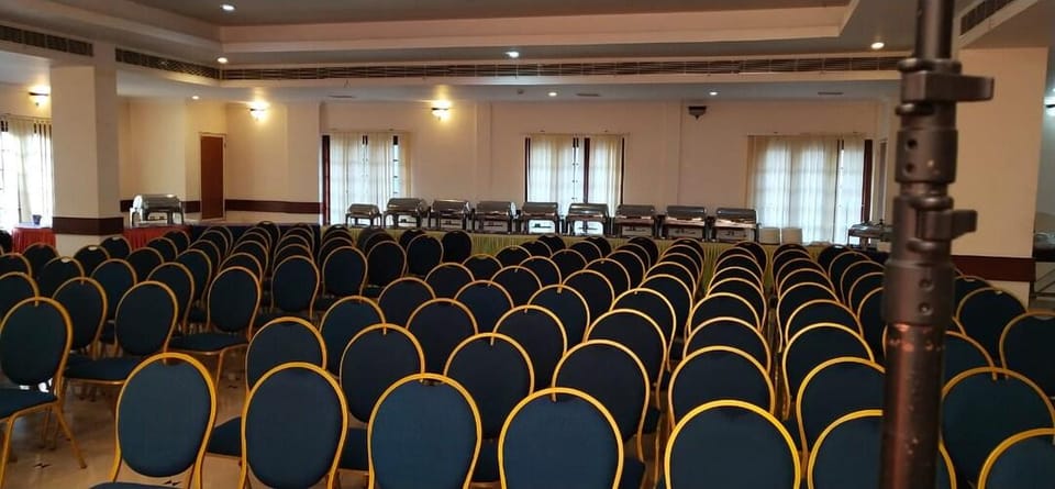 Hotel Meadows International Hotel in Kerala