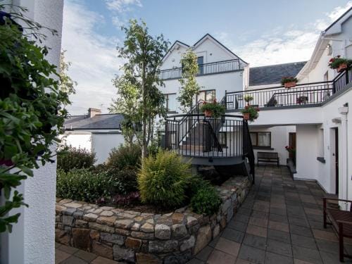 Donegan Court Aparthotel Hotel in Galway