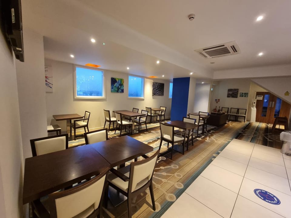 Holiday Inn Express Wakefield By IHG Hotel in Wakefield