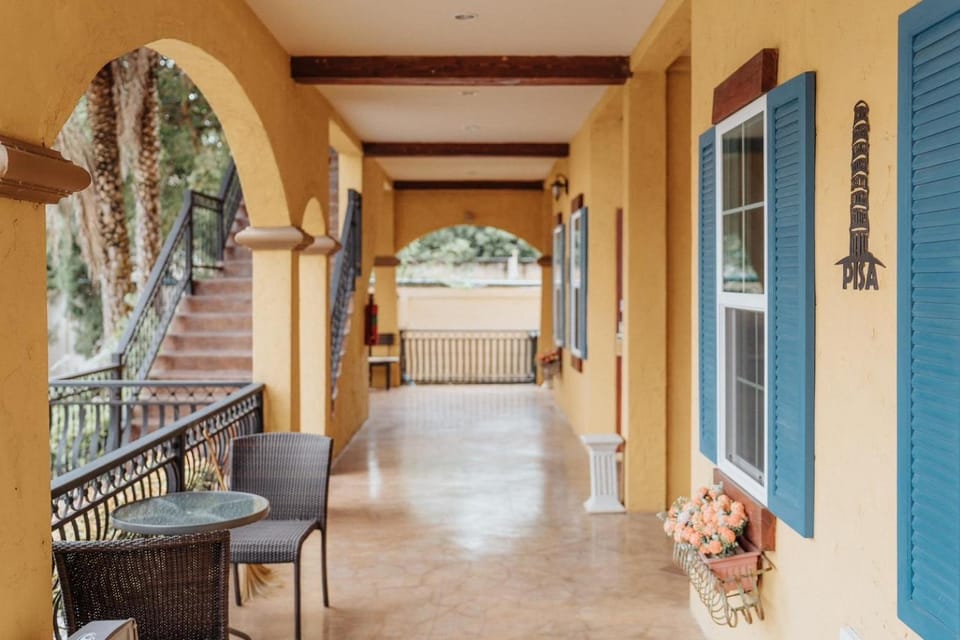 Bella Tuscany Apartment hotel in Laos