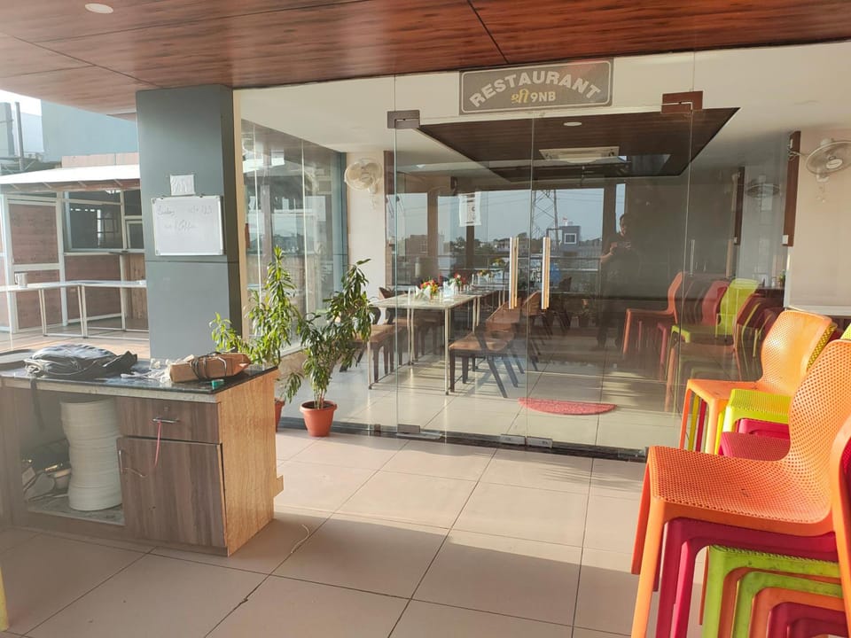 Shree 9NB Hotels, Pithampur Hotel in India