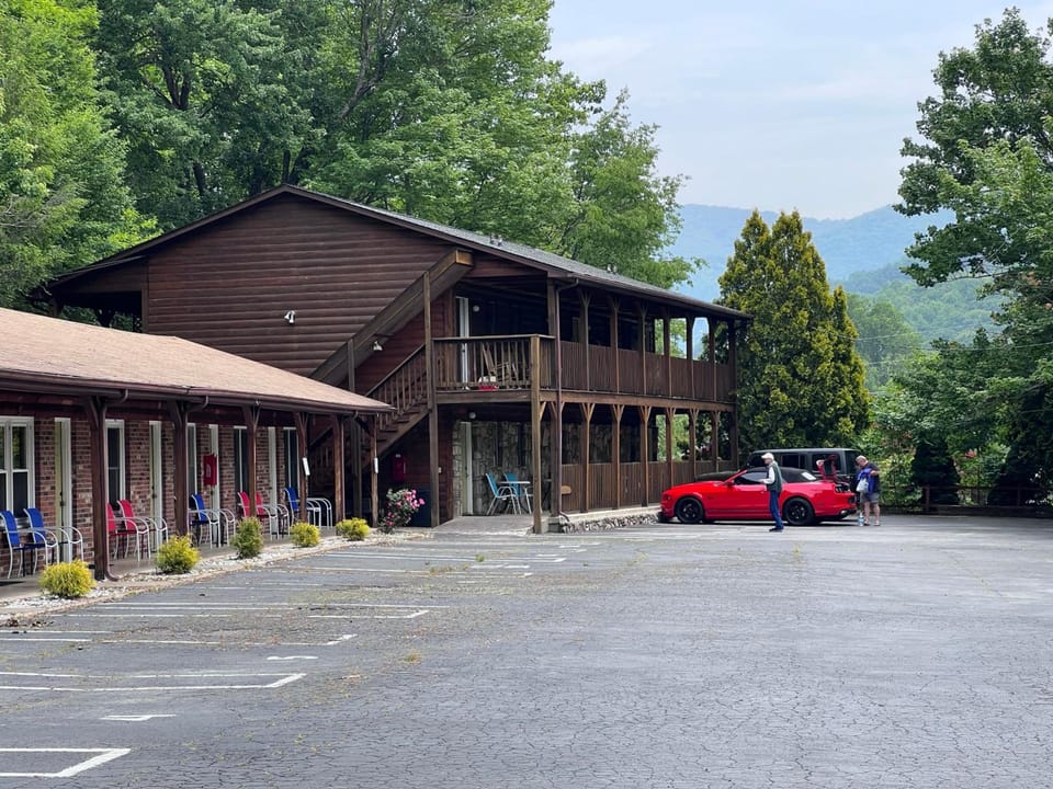 Stony Creek Motel Hotel in Maggie Valley