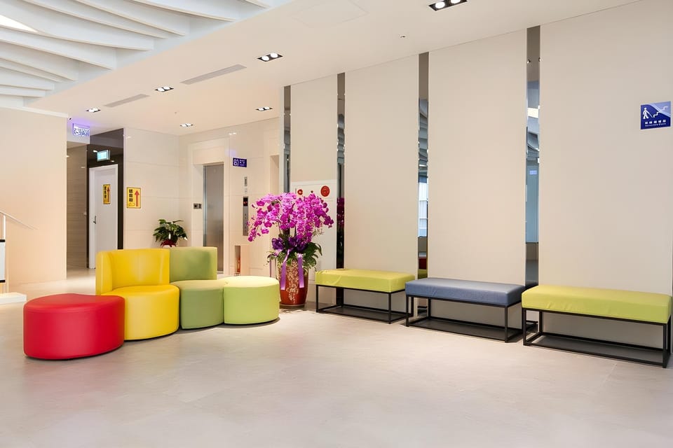 CHECK inn New Taipei LuZhou Hotel in Taipei City