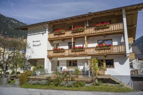 Gastehaus Hoamatl ohne Fruhstuck Hotel in Mayrhofen