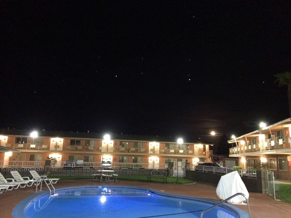 The River Inn and Suites Inn in Red Bluff