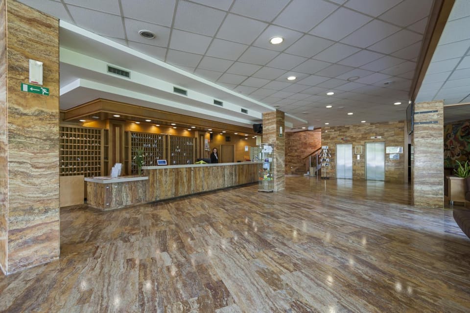 Shared lounge/TV area