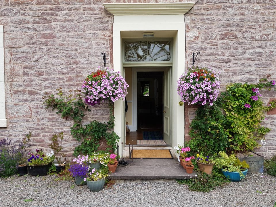 Kilmaronock Manse B&B Hotel in Scotland