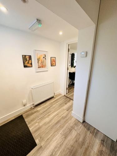 -R4- Newly Renovated Private self contained Room in Birmingham Selly Oak with own Kitchenette and sh Hotel in Birmingham