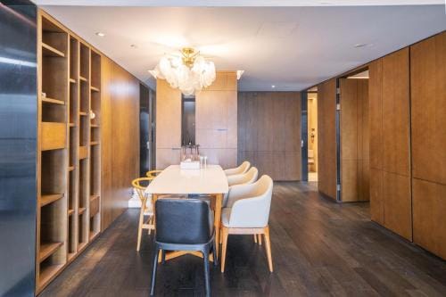 ZHome-Luxury Three bedroom Suite-Near the Bund Hotel in Shanghai