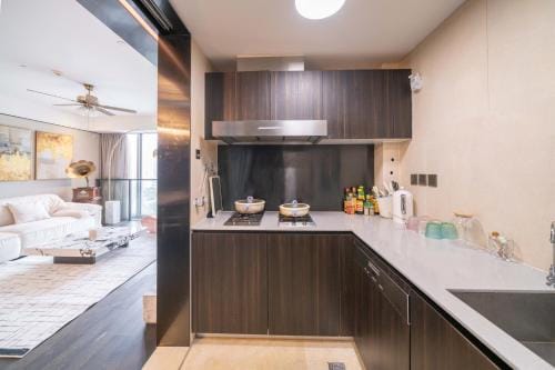 ZHome-Luxury Three bedroom Suite-Near the Bund Hotel in Shanghai