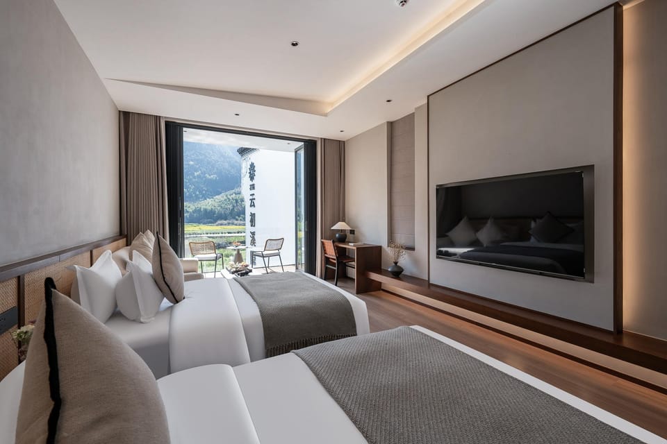 Floral Hotel Yunchu Xiyin Homestay Huangling Scenic Area Hotel in Zhejiang