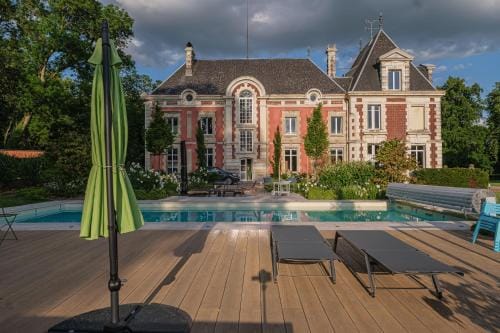 Chateau le grand bus Hotel in Normandy