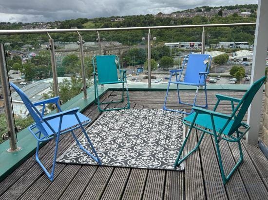 DCL Serviced Apartment Hotel in Bradford