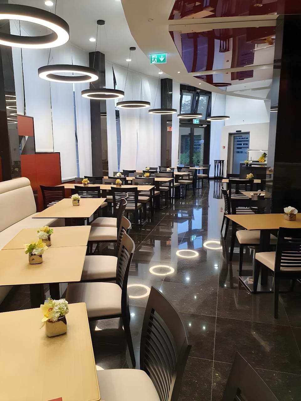 Nash Suites Airport Hotel Hotel in Canton of Geneva