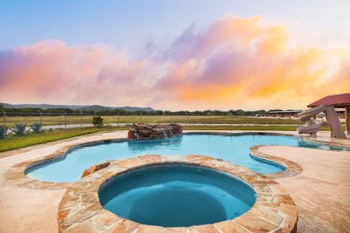 Crider's On The Frio Lodge in Rio Grande