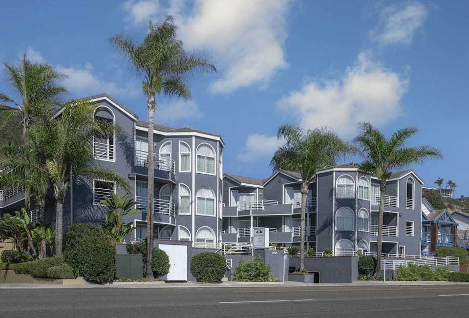 Quality Inn & Suites Oceanview Hotel in Capistrano Beach